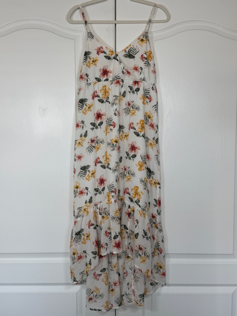 Hollister Tropical Floral High Low Dress White Smocked Back Size M EUC